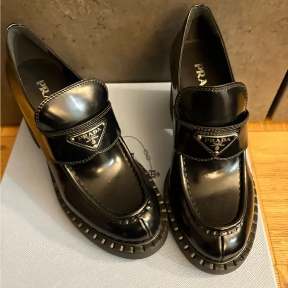 Prada block-heel patent-leather loafers. New size 40 - Picture 4 of 4